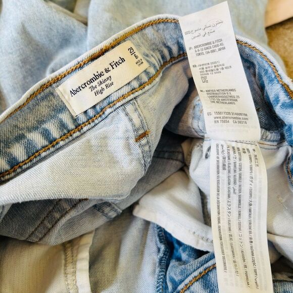 Abercrombie & Fitch The Skinny High Rise Jeans – Front Slit, Light Wash, Sz 29 - Picture 6 of 7